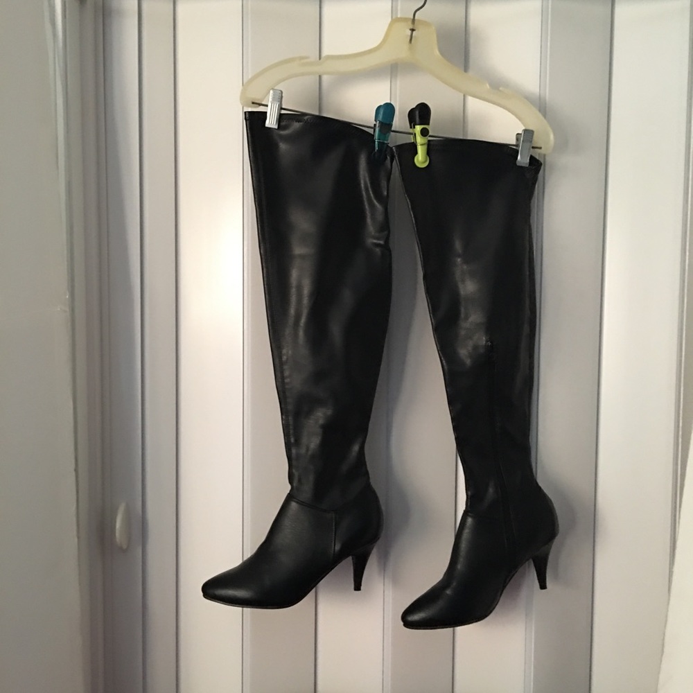 CL by Laundry 20” Black Boot Sz 8 1/2.